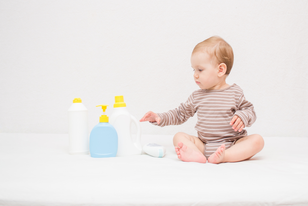 Produits de soin bébés : substances à éviter et produits à privilégier