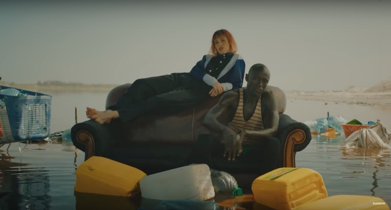 On A Casse La Planete Il Est Ou Le Sav Le Clip Choc De La Chanteuse Electro Suzane