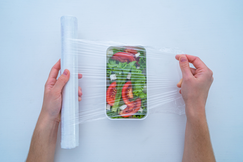 Durable film plastique alimentaire pour couvrir systématiquement