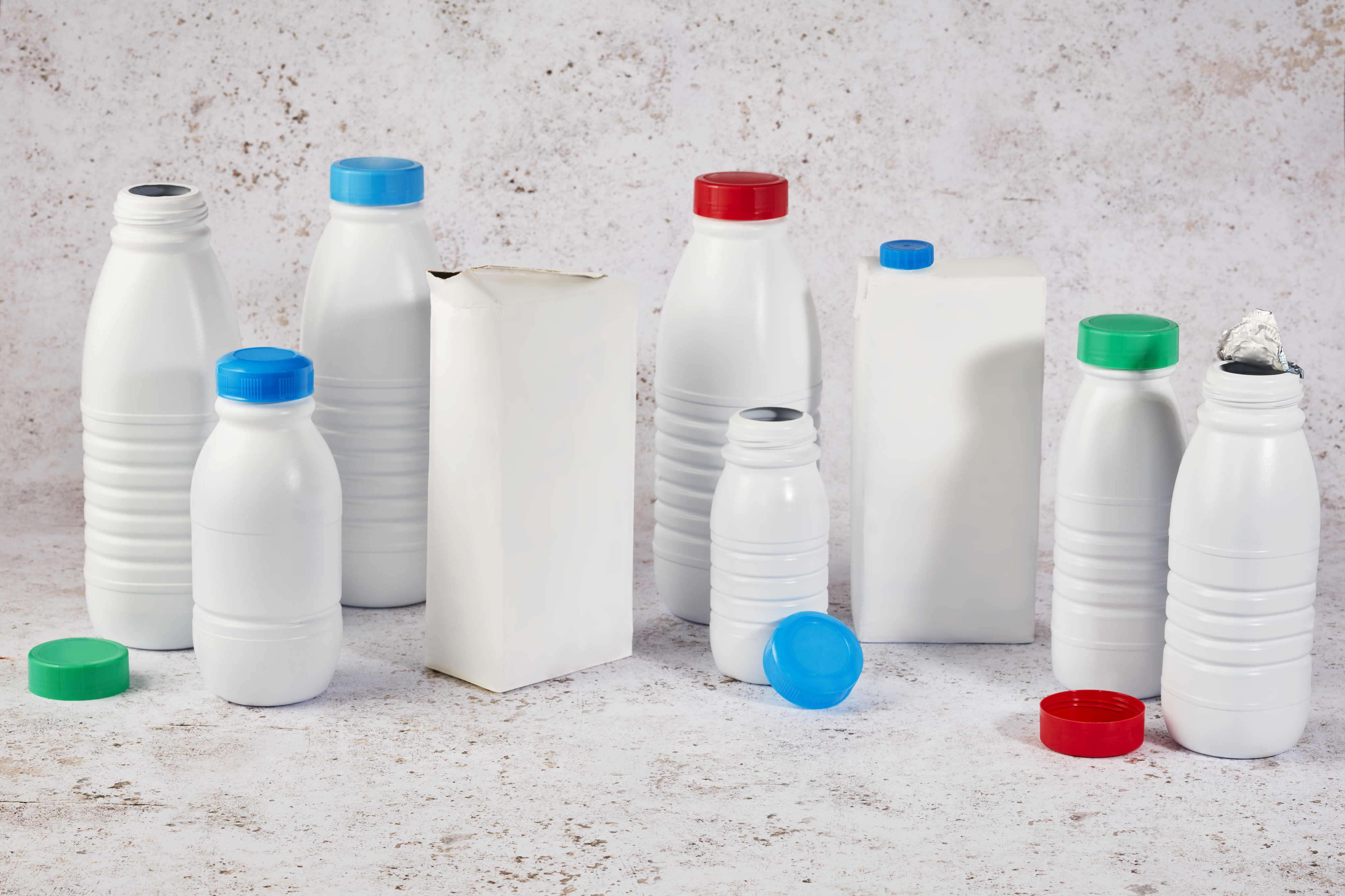 Fin des emballages plastiques : quelles solutions pour le lait ?