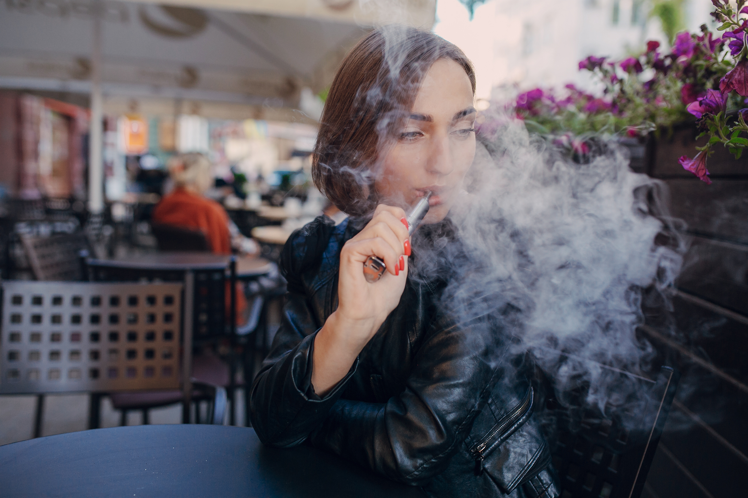 Cigarette lectronique : quels dangers pour la sant et l'environnement ?