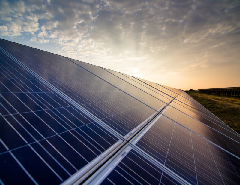 Energie solaire : des scientifiques améliorent un composant photovoltaïque