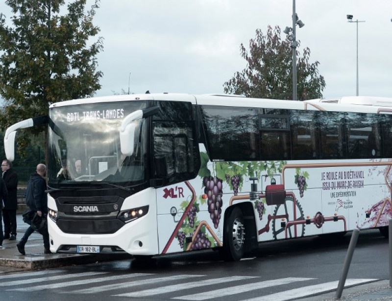 Entre La Rochelle et l'île de Ré, les bus roulent désormais au... marc de raisin 000_1AP2TA