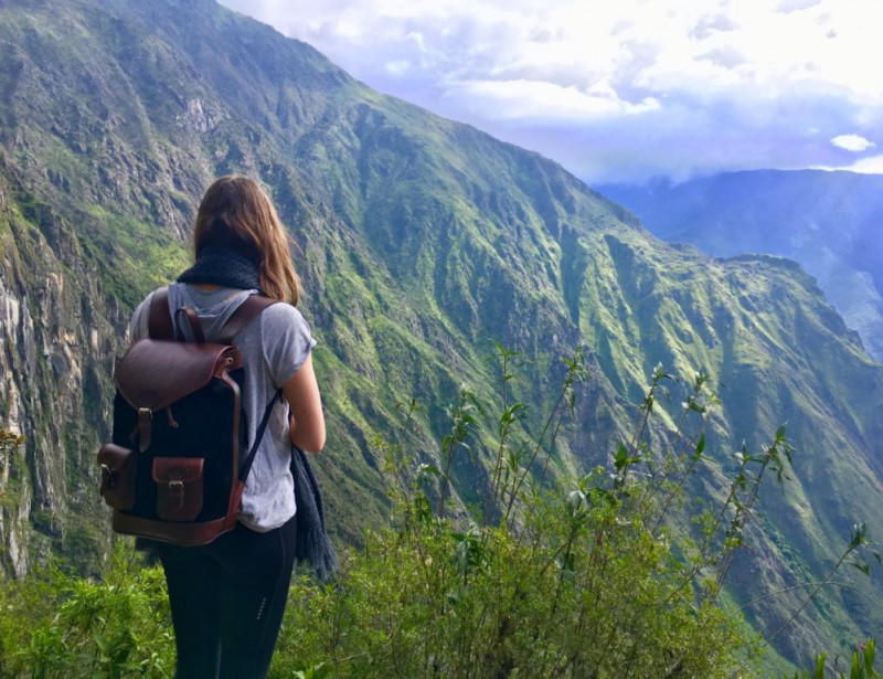 Bolivie La Marque De Sacs A Dos Pachamama Renoue Avec Une Mode Ethique Et Des Savoir Faire Traditionnels Locaux