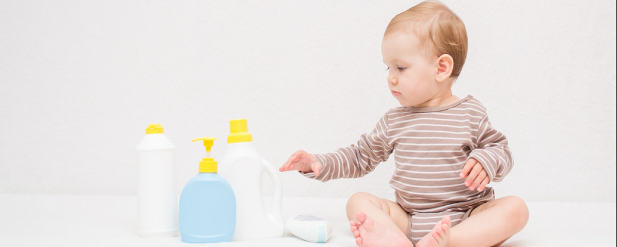 Produits de soin bébés : substances à éviter et produits à privilégier